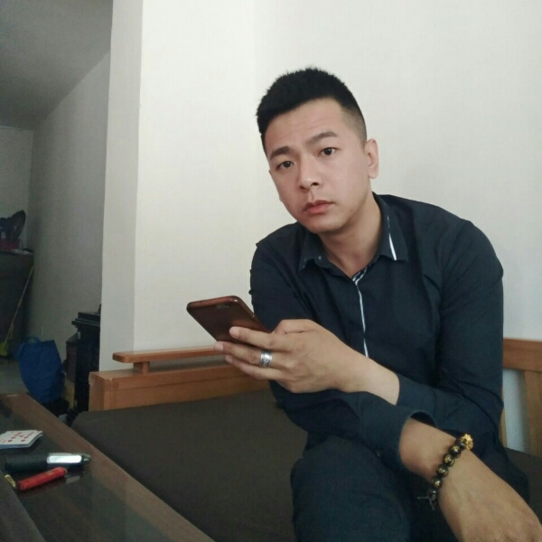 平淡香烟的照片
