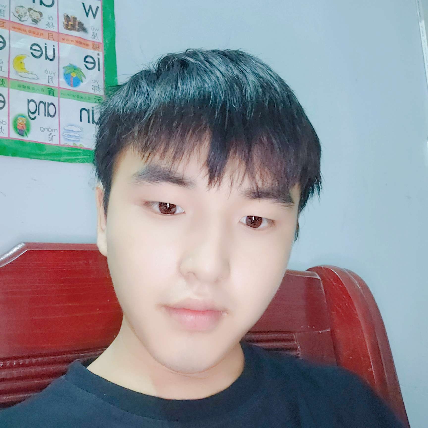 优雅放弃板凳的照片