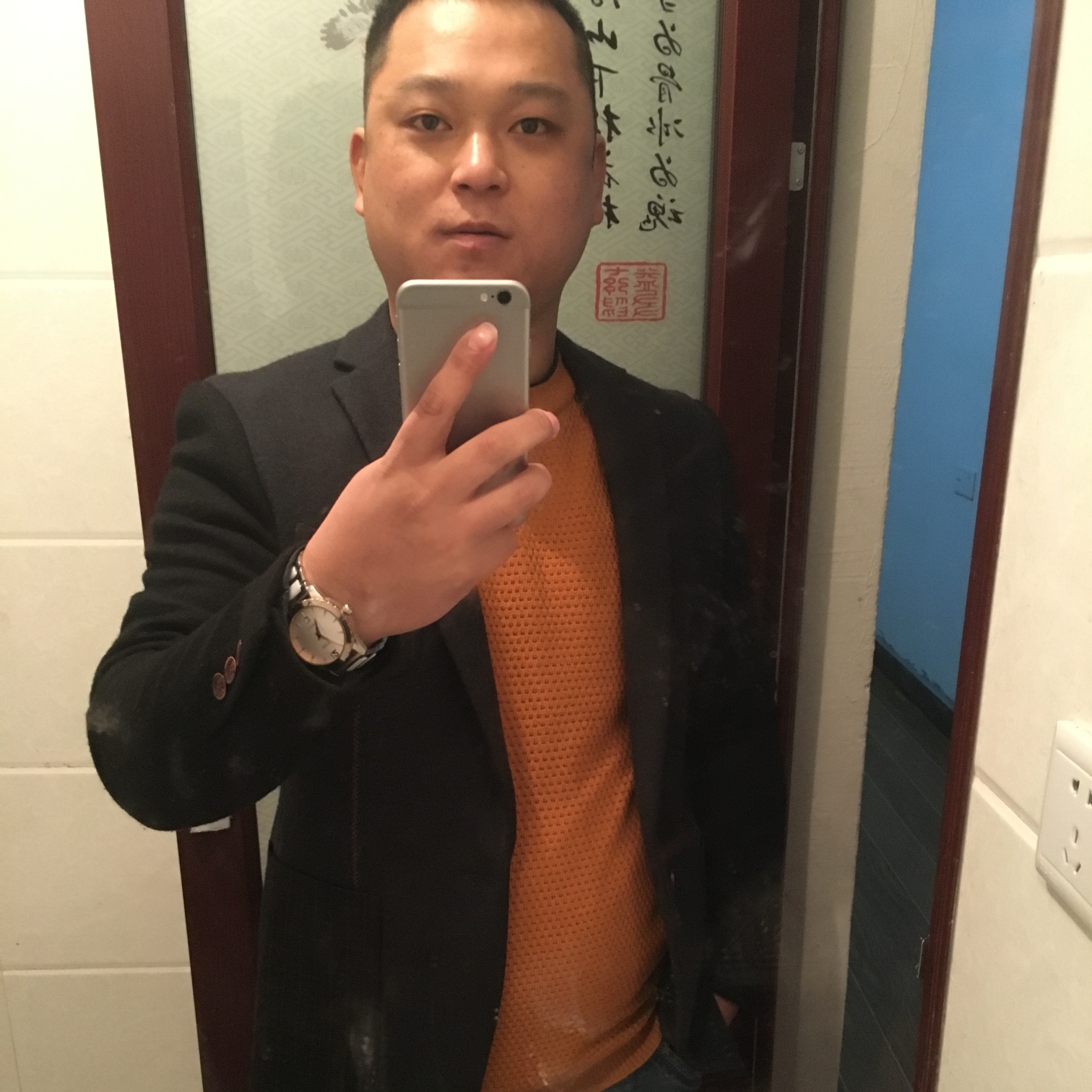 手套倾心不安的照片