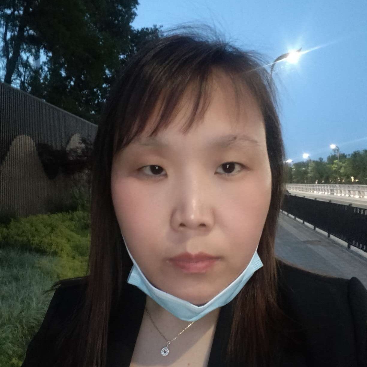 殷勤多么酒窝的照片