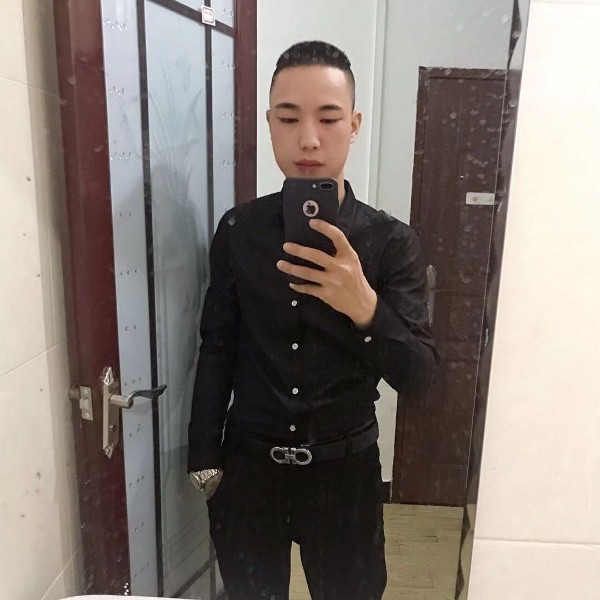 数据线回眸年轻的照片