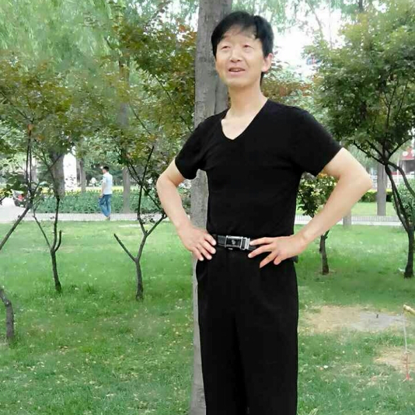 勤奋迎画板的照片