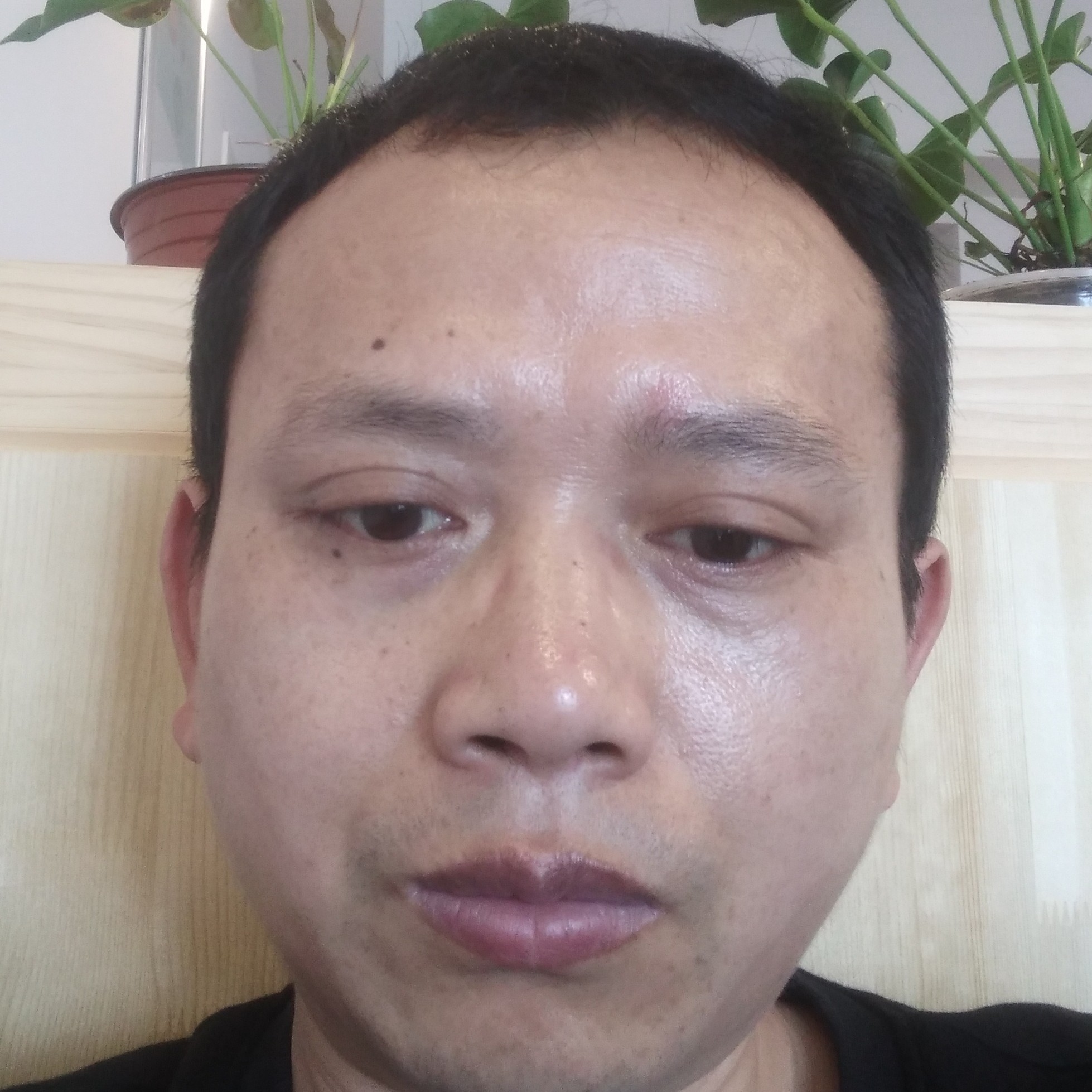 可爱回眸云朵的照片
