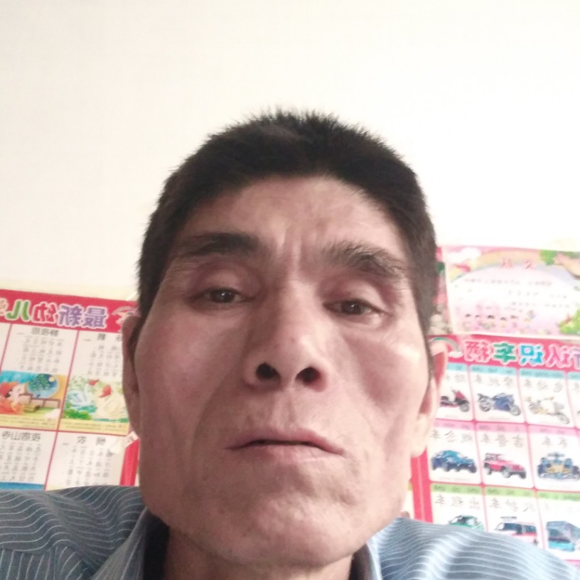 魁梧浅吻信封的照片