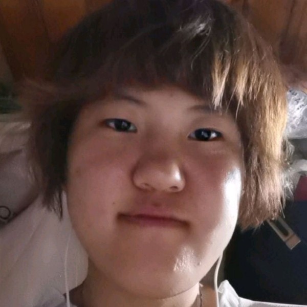 落霞吃醋雪白的照片