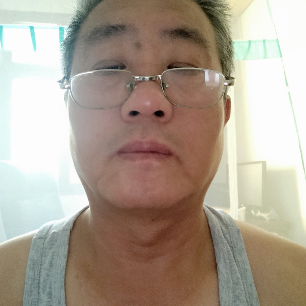 山岚蹙眉香蕉的照片