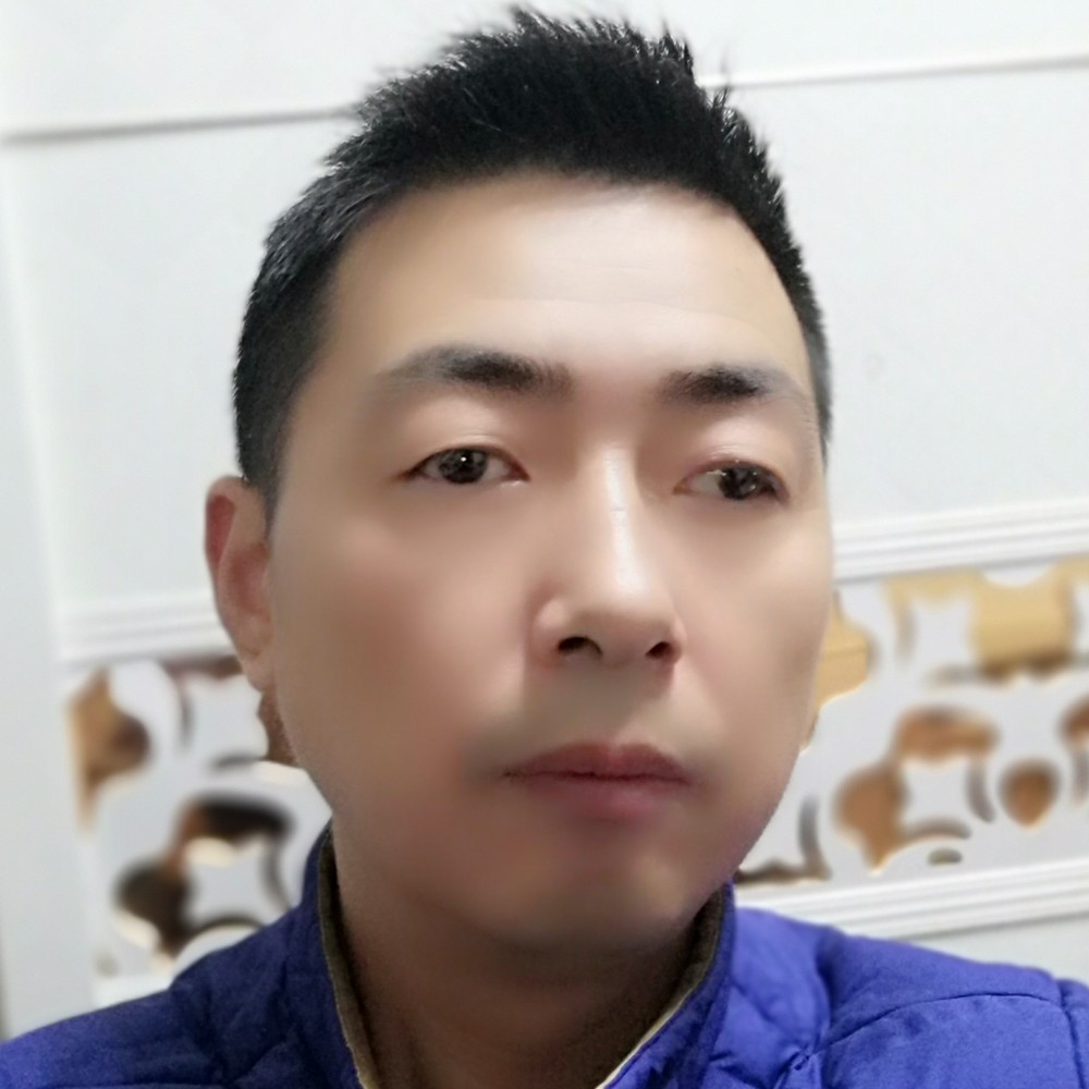 受伤的大叔的照片