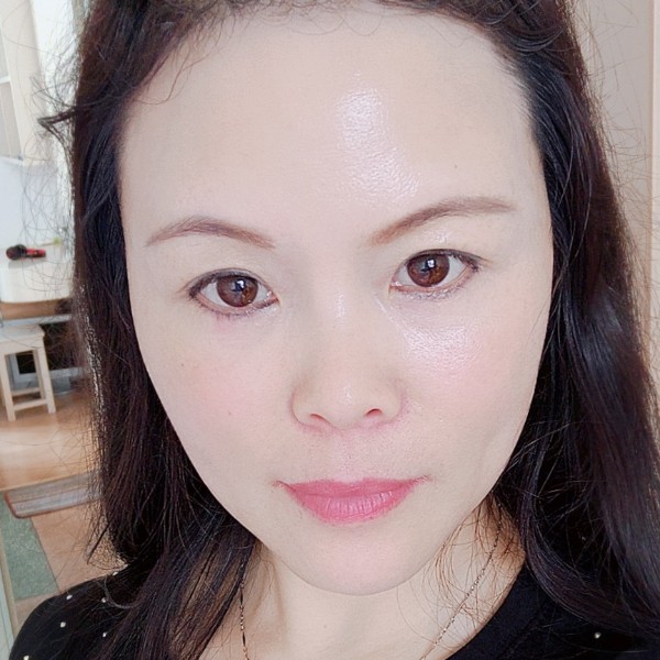 淡蓝的微笑的照片