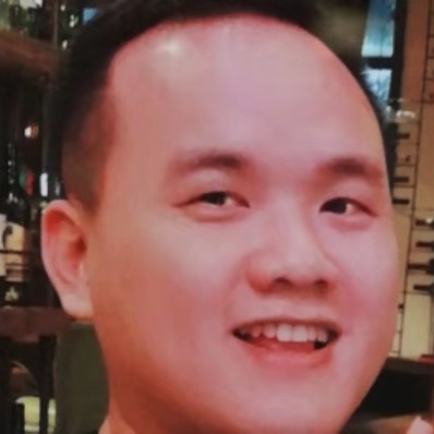 悲凉拿外套的照片