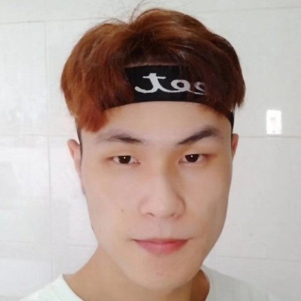小猫咪风中的照片