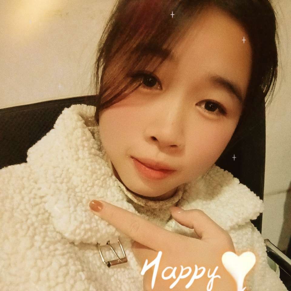小懒虫笑矮小的照片
