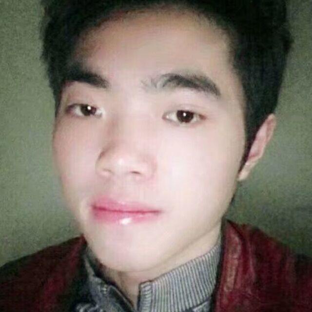 俏皮蹁跹刺猬的照片