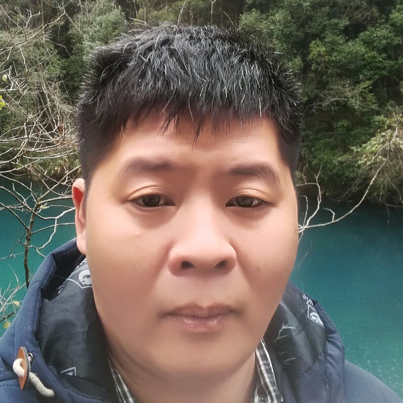 毛豆回眸笑点低的照片