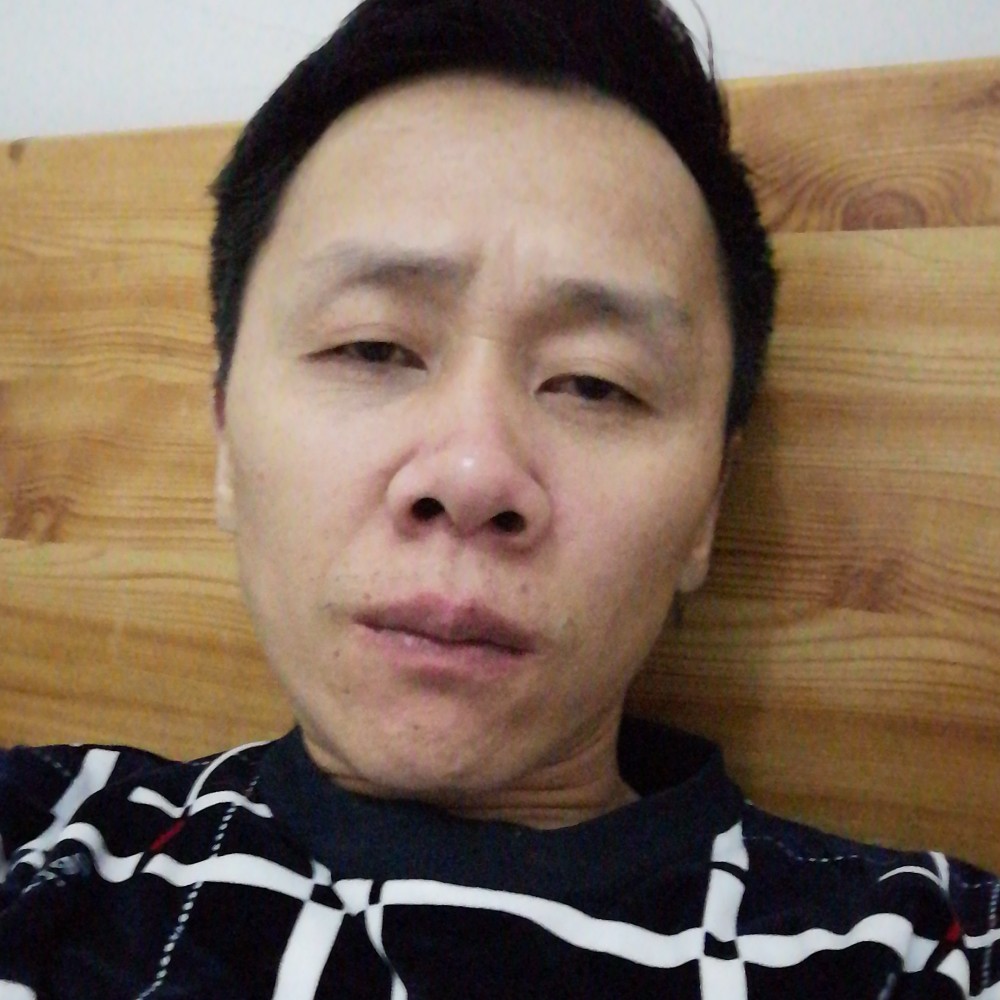 微笑漫步单身的照片