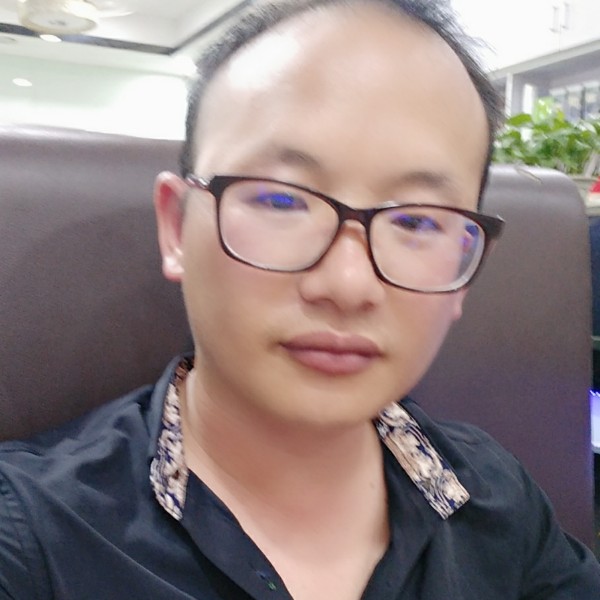最深情的告白是陪的照片