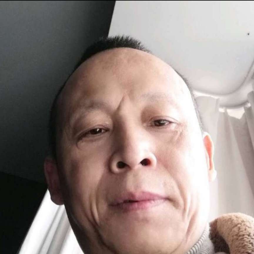 帅气回眸蜡烛的照片