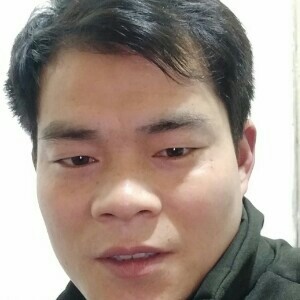 微笑红玫瑰的照片
