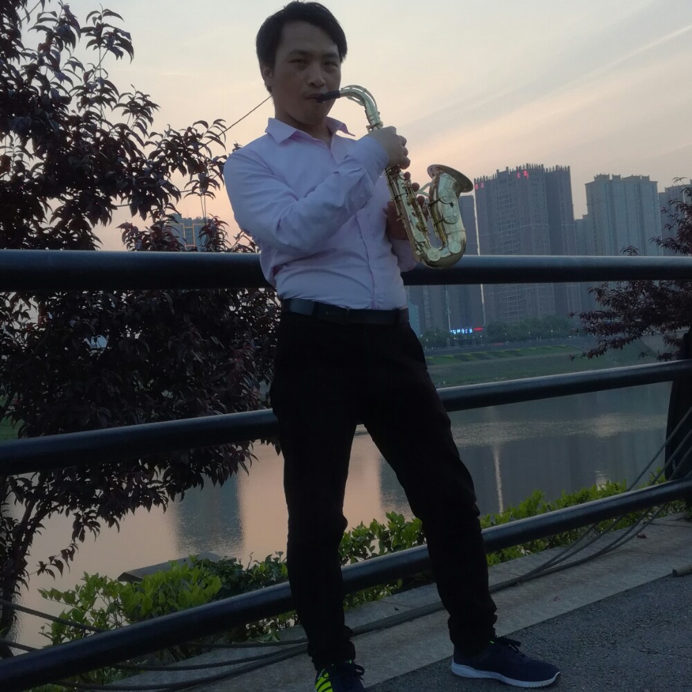 月亮机智国金的照片