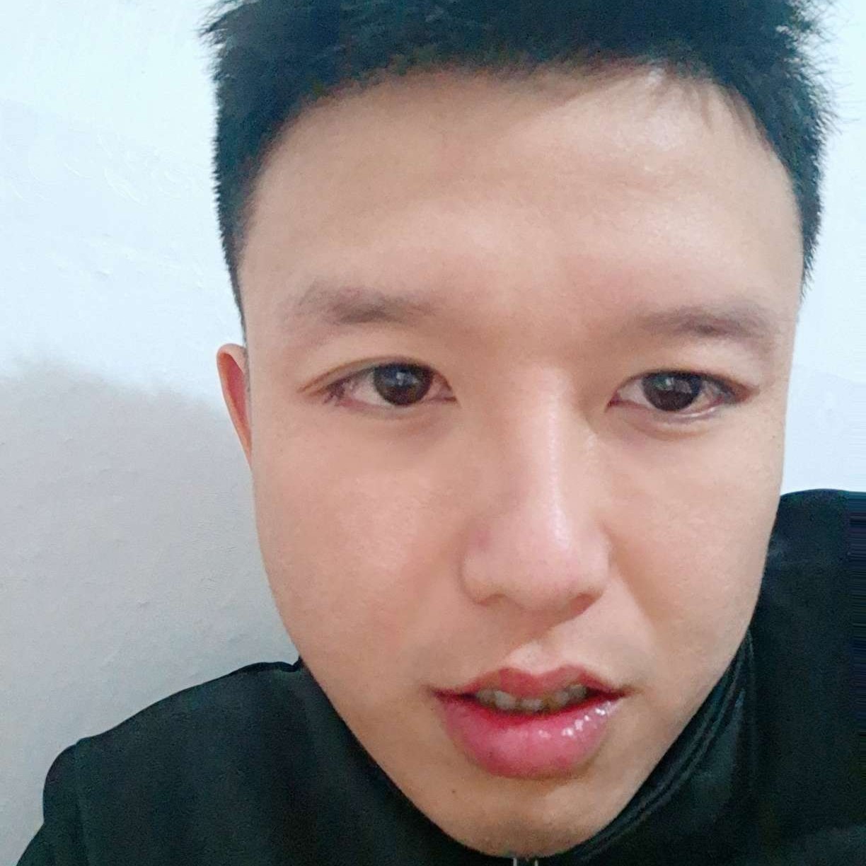 会撒娇回首过客的照片