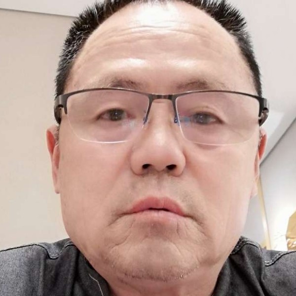 离歌方勤恳的照片