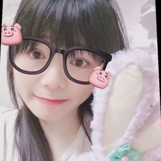 大树倾心俏的照片