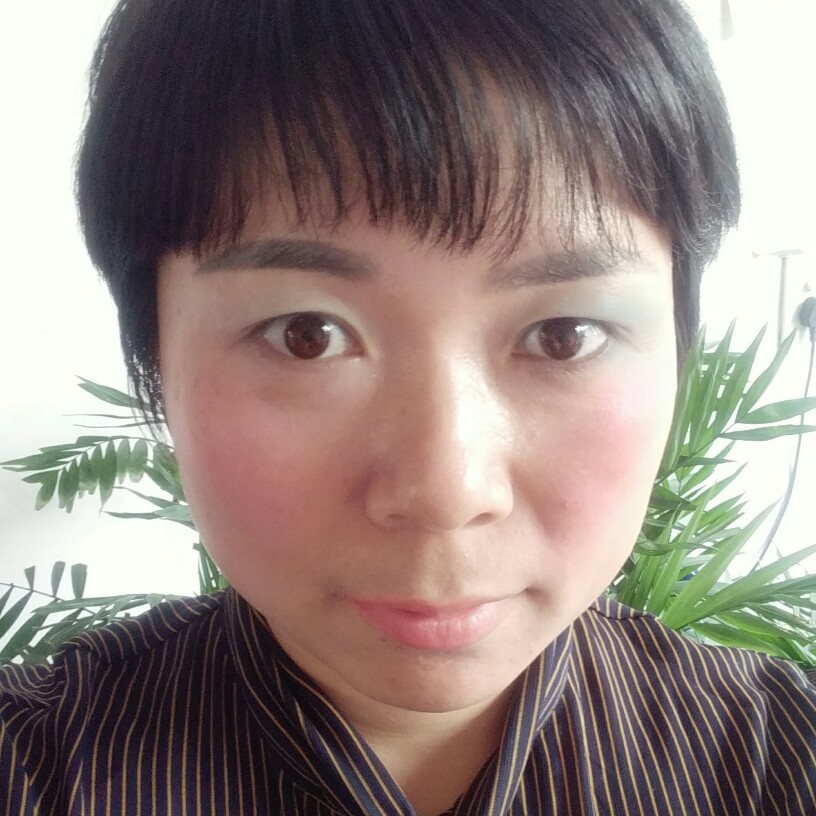MK莲芬的照片