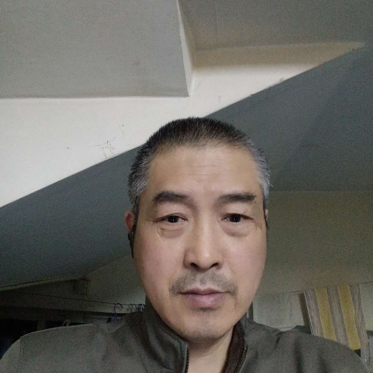 草莓闻虚心的照片
