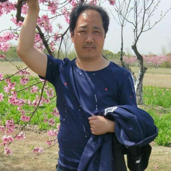 甜美指甲油的照片