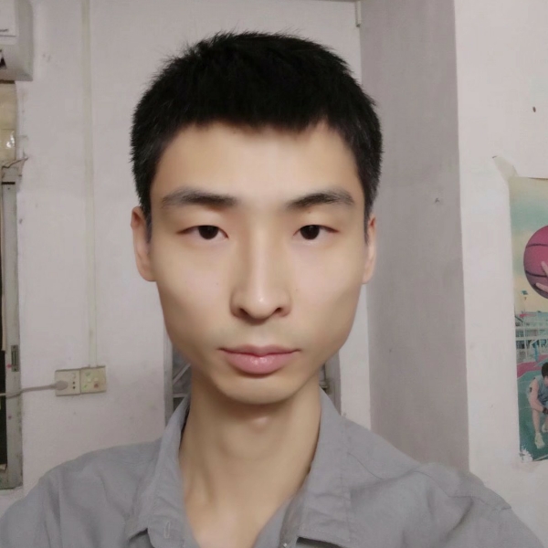 尼古拉斯勇镪的照片