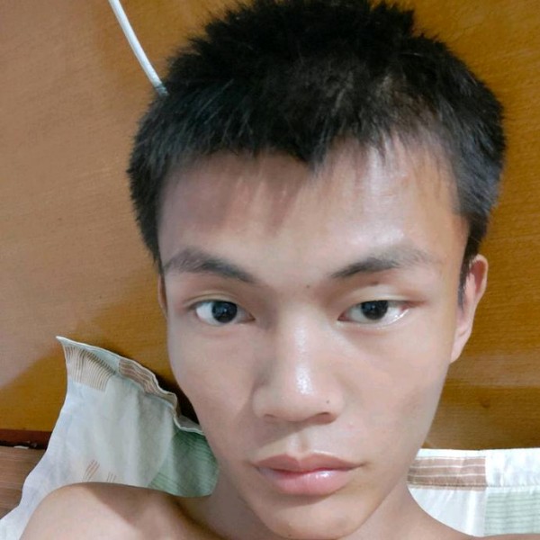 魁梧爱恋舒荷的照片