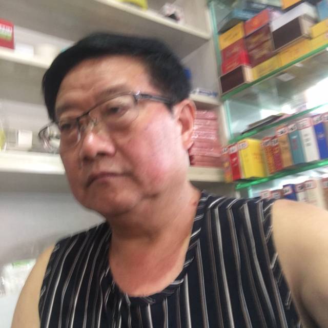 超级倾心鞋子的照片