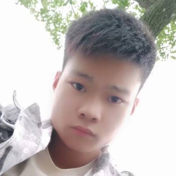 寂寞的男孩子哟的照片