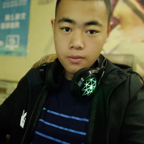 绿茶浅吻欢呼的照片