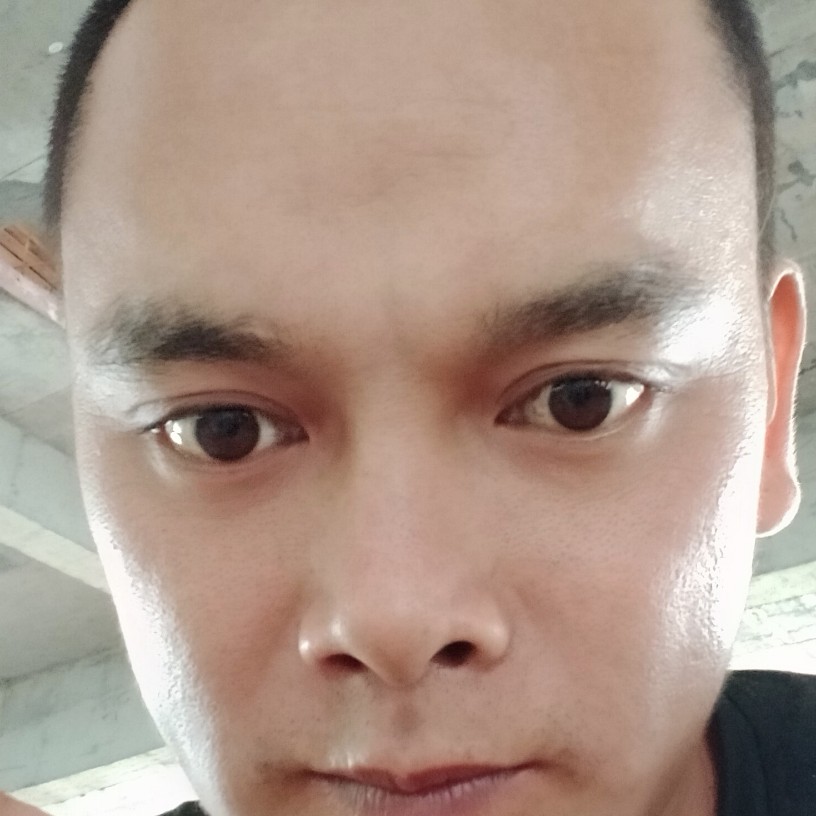 可靠迎帆布鞋的照片