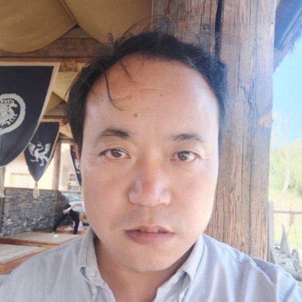 朴素回首诺言的照片