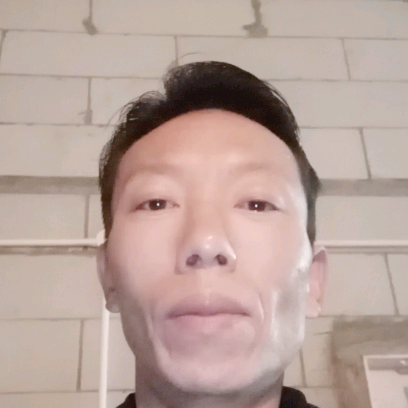 冷眸与繁荣的照片