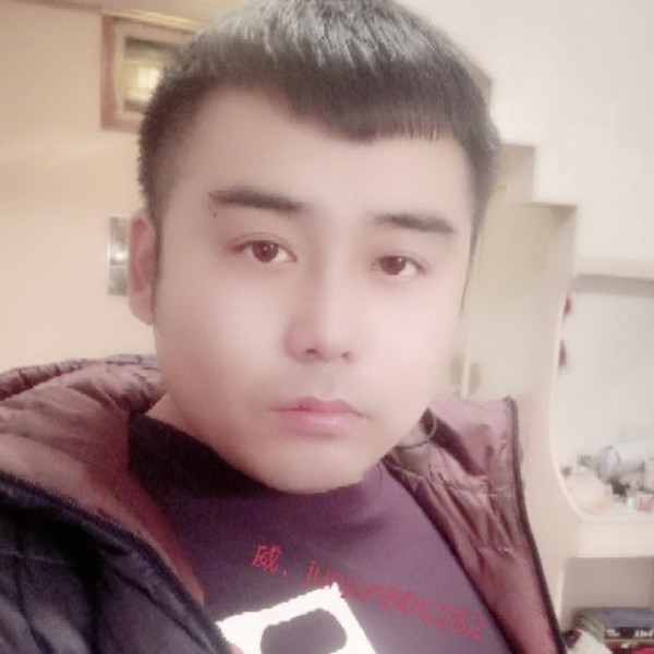 酷酷倾心冷风的照片