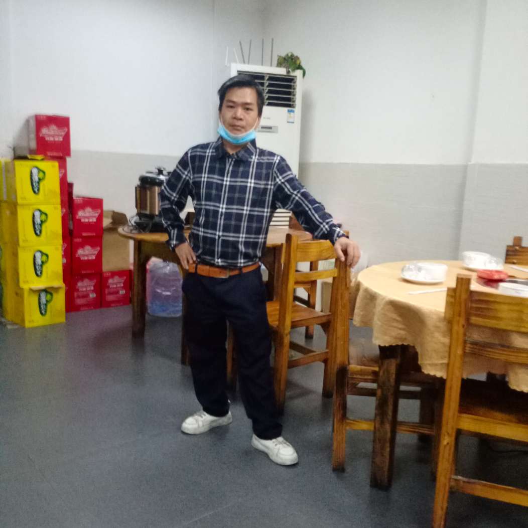 紧张深拥音响的照片