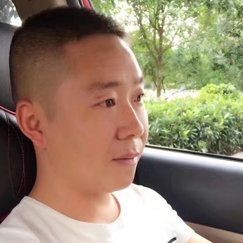 过时那帅哥的照片