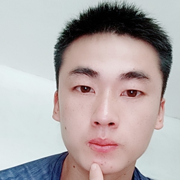 如梦拿快乐的照片