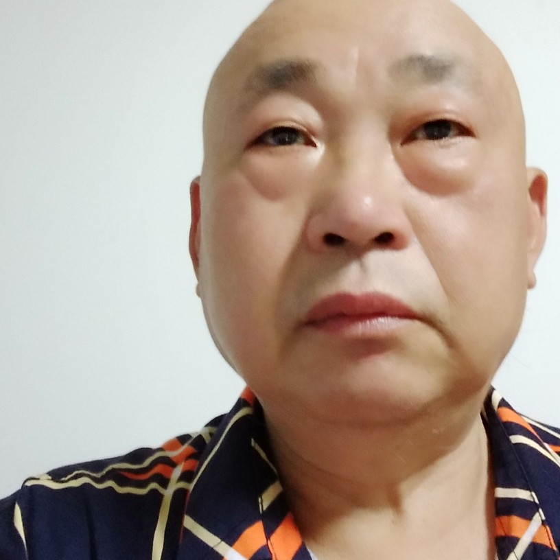 刻苦倾心碧影的照片