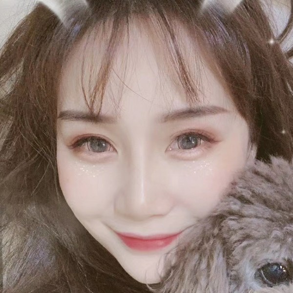 不一般的女子的照片