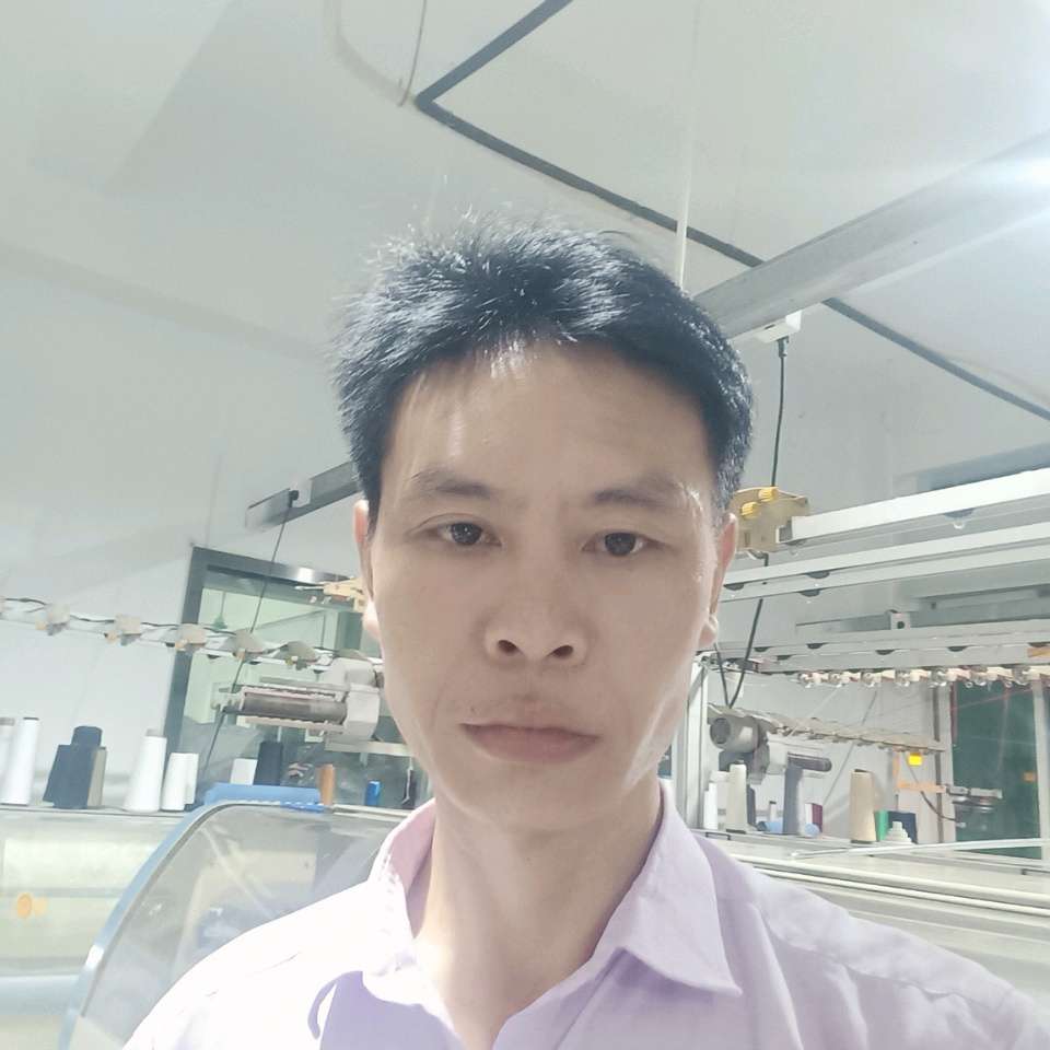 健壮演变钢铁侠的照片