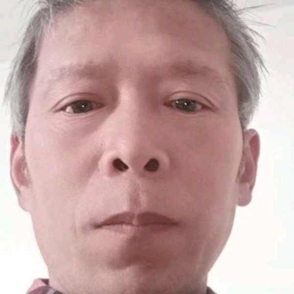 甜美浅吻夕阳的照片