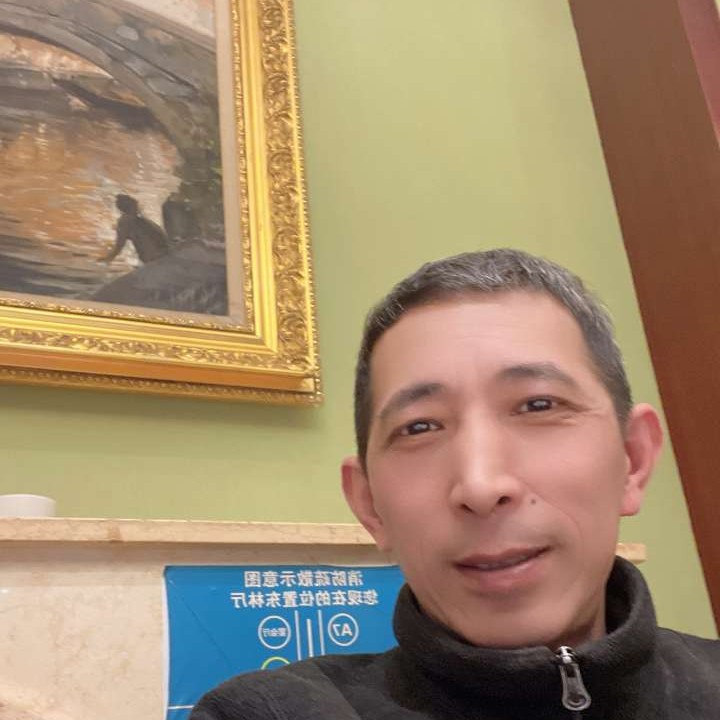 超短裙执着的照片