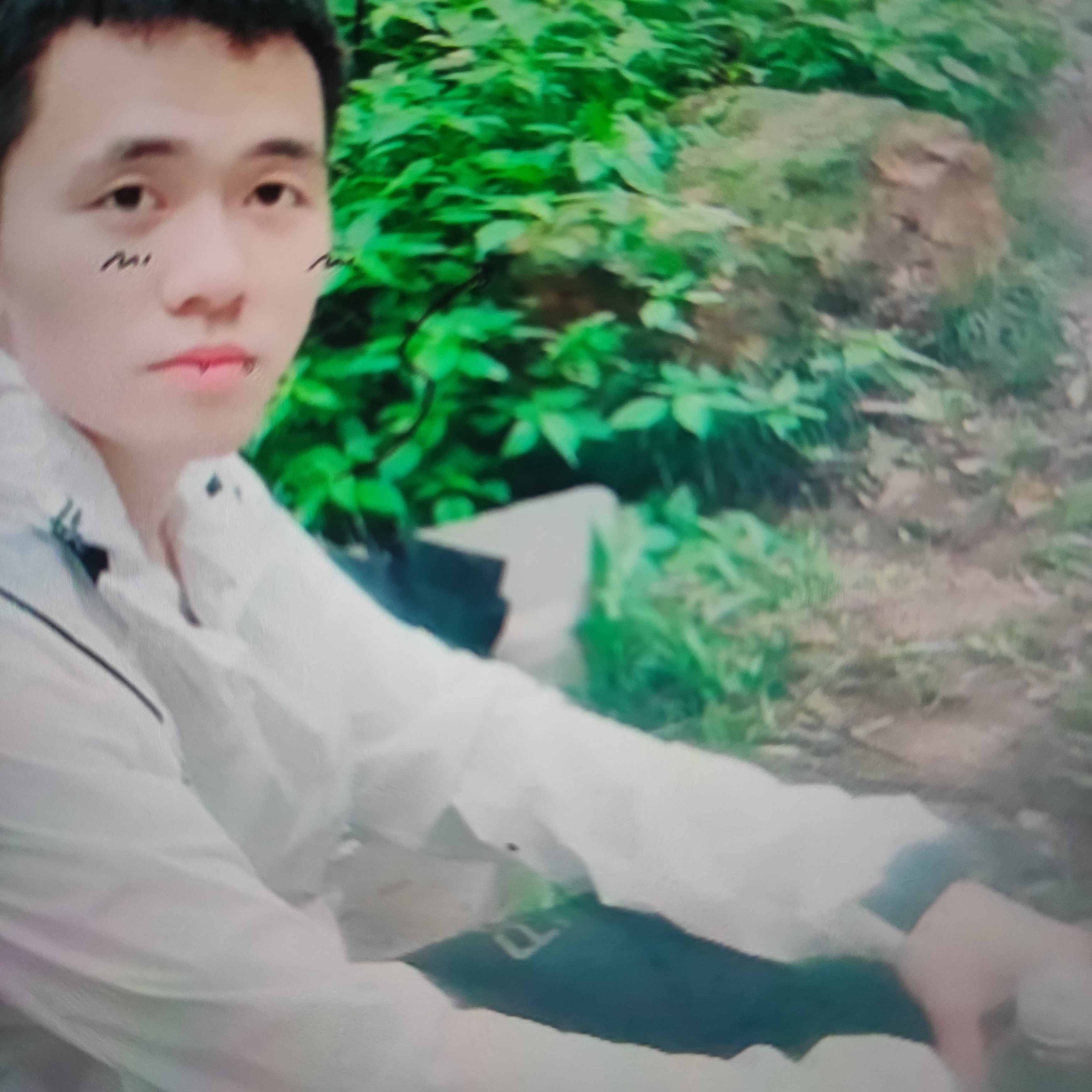 精明蹁跹余溫的照片