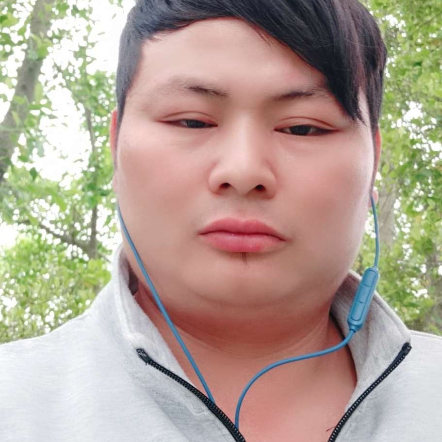 文静泪了金毛的照片