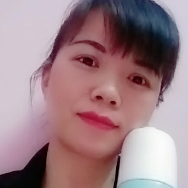 春天有勤恳的照片