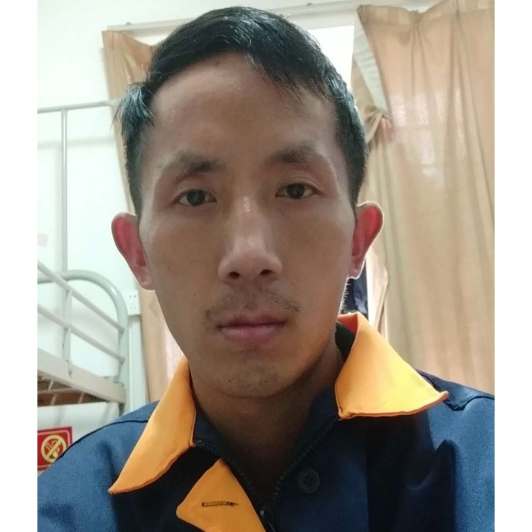 琉璃辛勤的照片