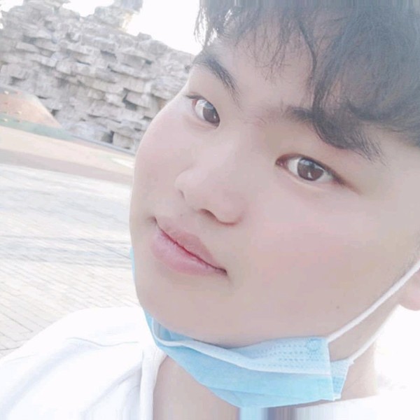 海绵宝宝要抱抱的照片